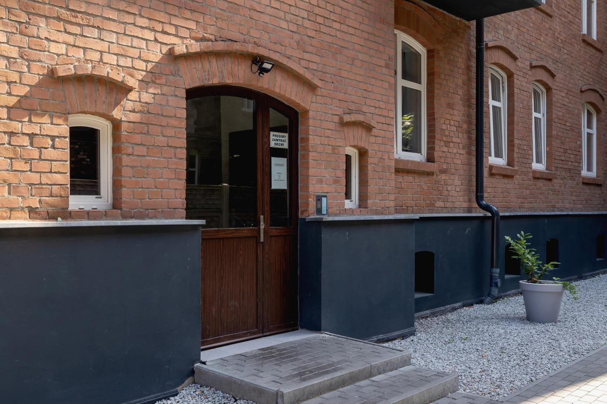 Cosy Apartments Kosciuszki Near The Main Train Station By Noclegi Renters 卡托维兹 外观 照片